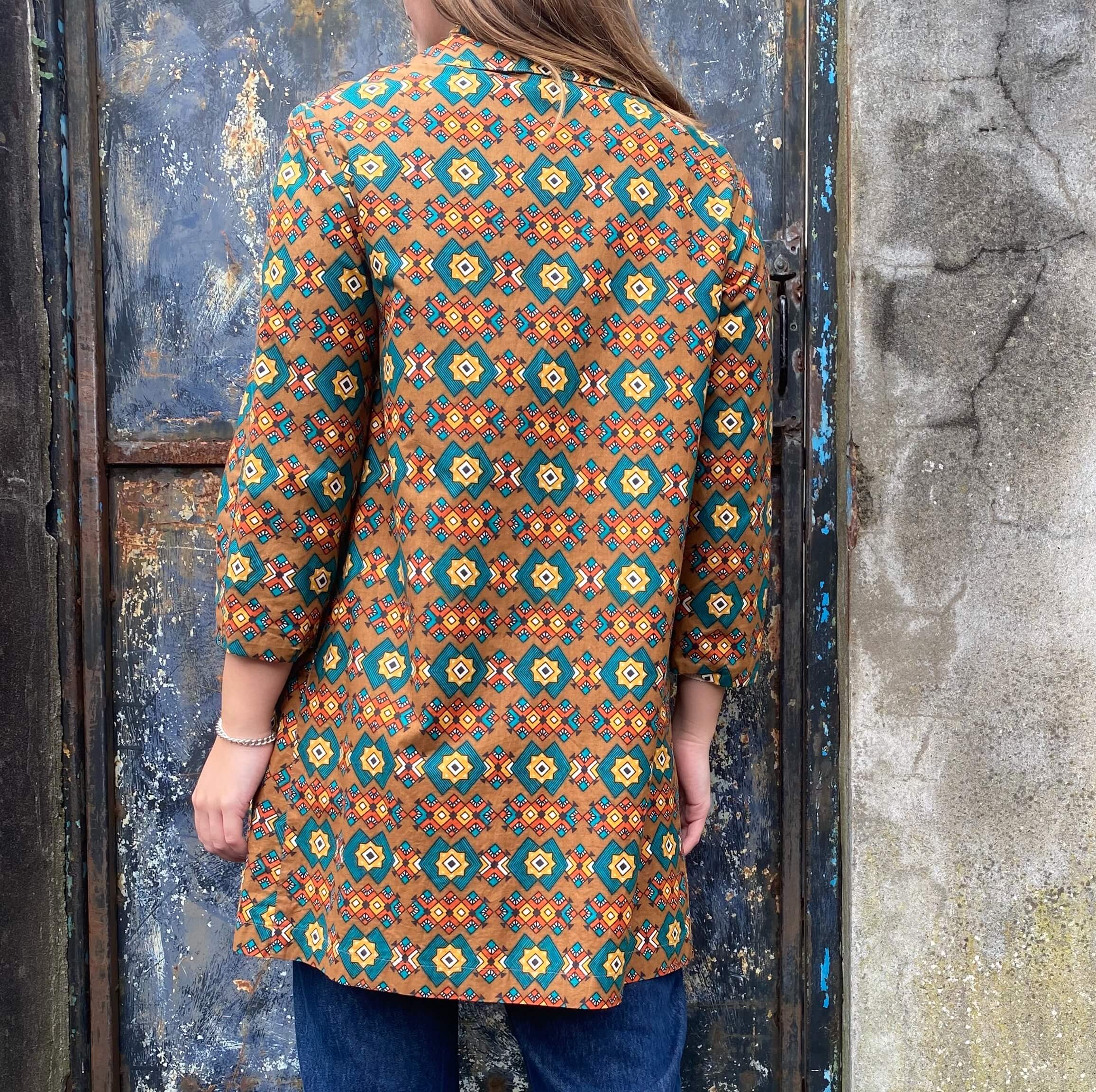 Striking 1960s Geometric Print Duster Coat - Image 3