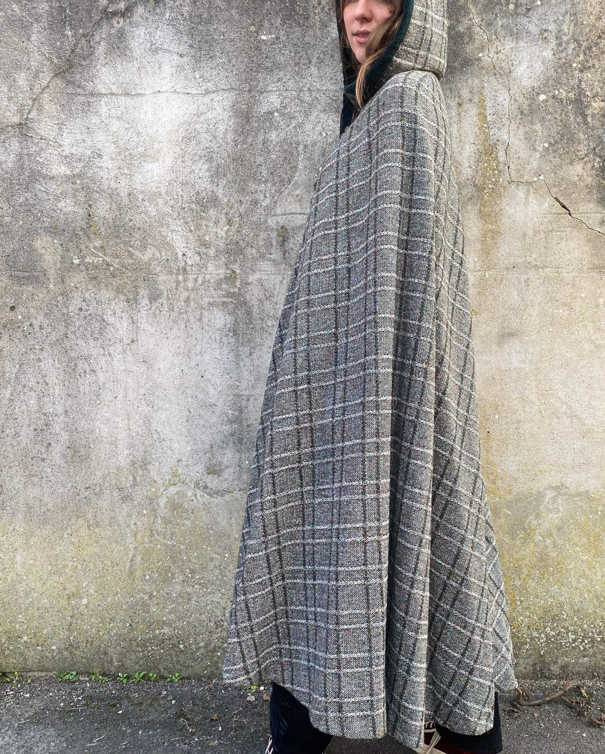 Classic 1960s/70s Fenwicks Hooded Cape - Image 2