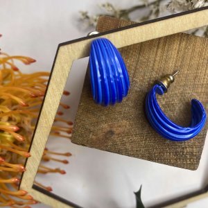 BLUE SEASHELL EARRINGS