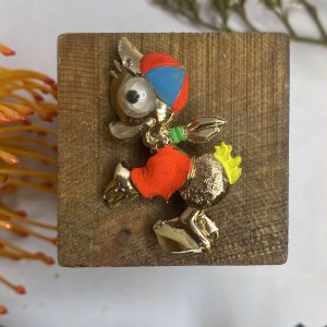 DISNEY STYLE DUCK BROOCH