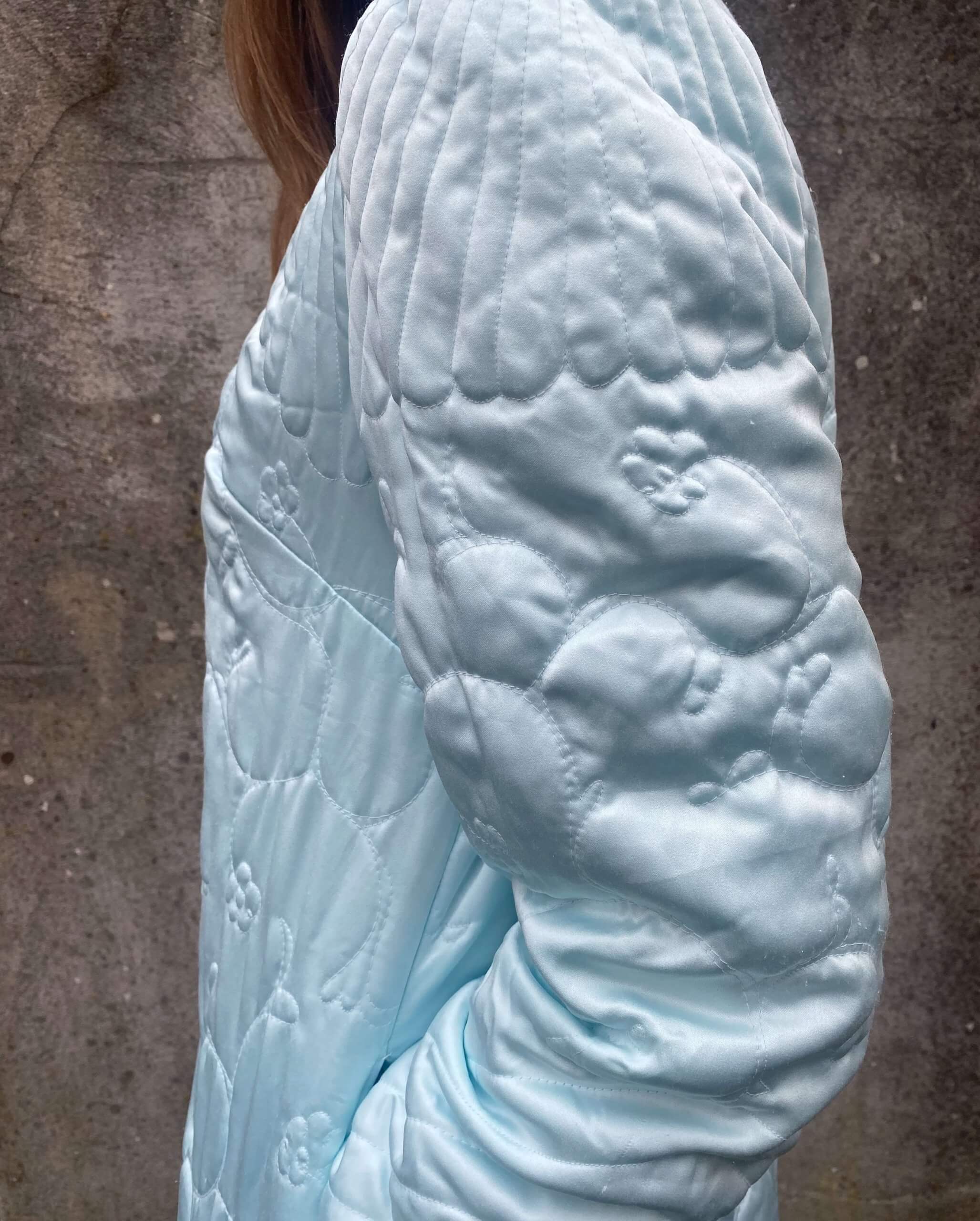 Lovely 1970s Pale Satin Quilted Housecoat - Image 5