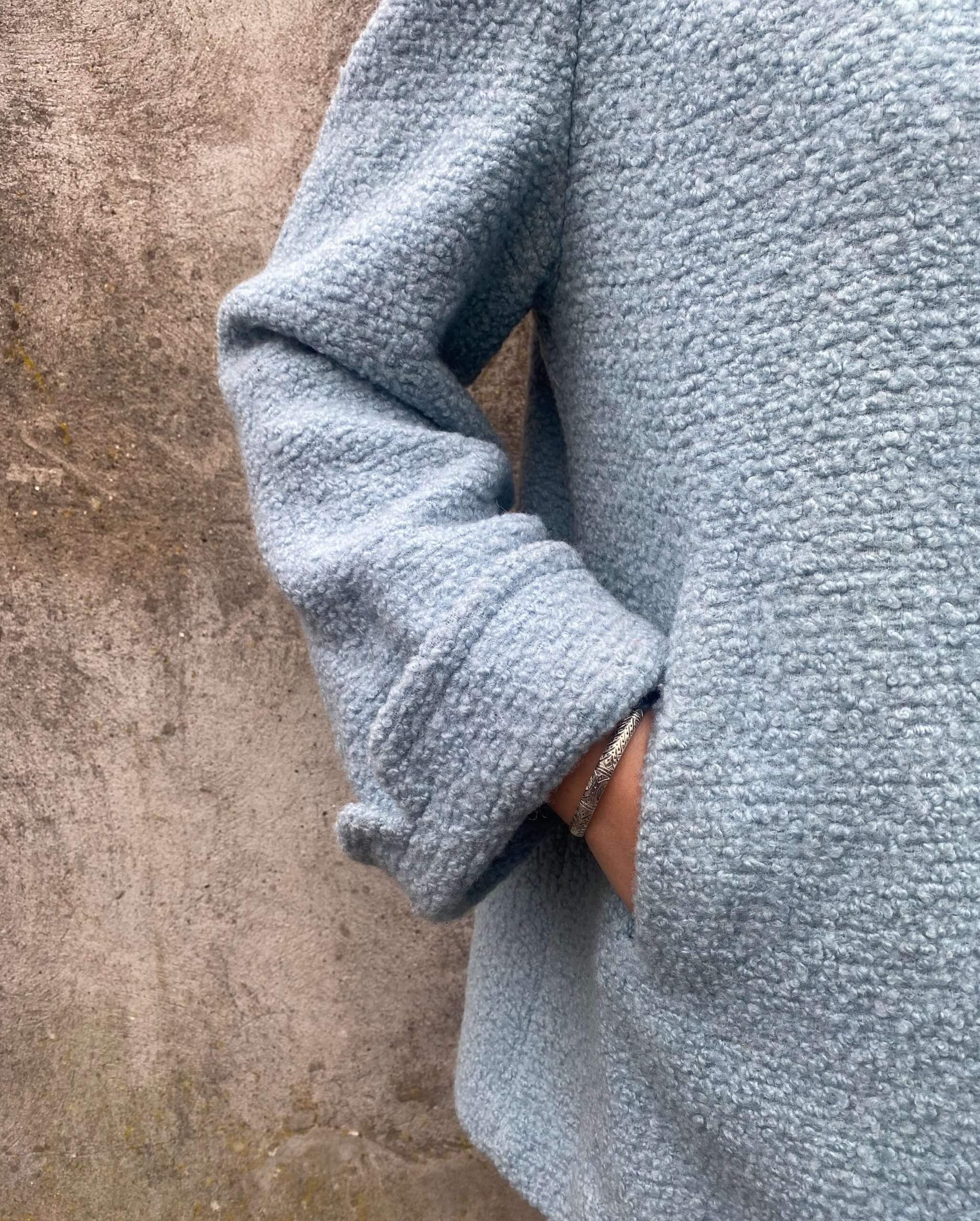 Chic 1950s Pale Blue Swing Jacket - Image 3